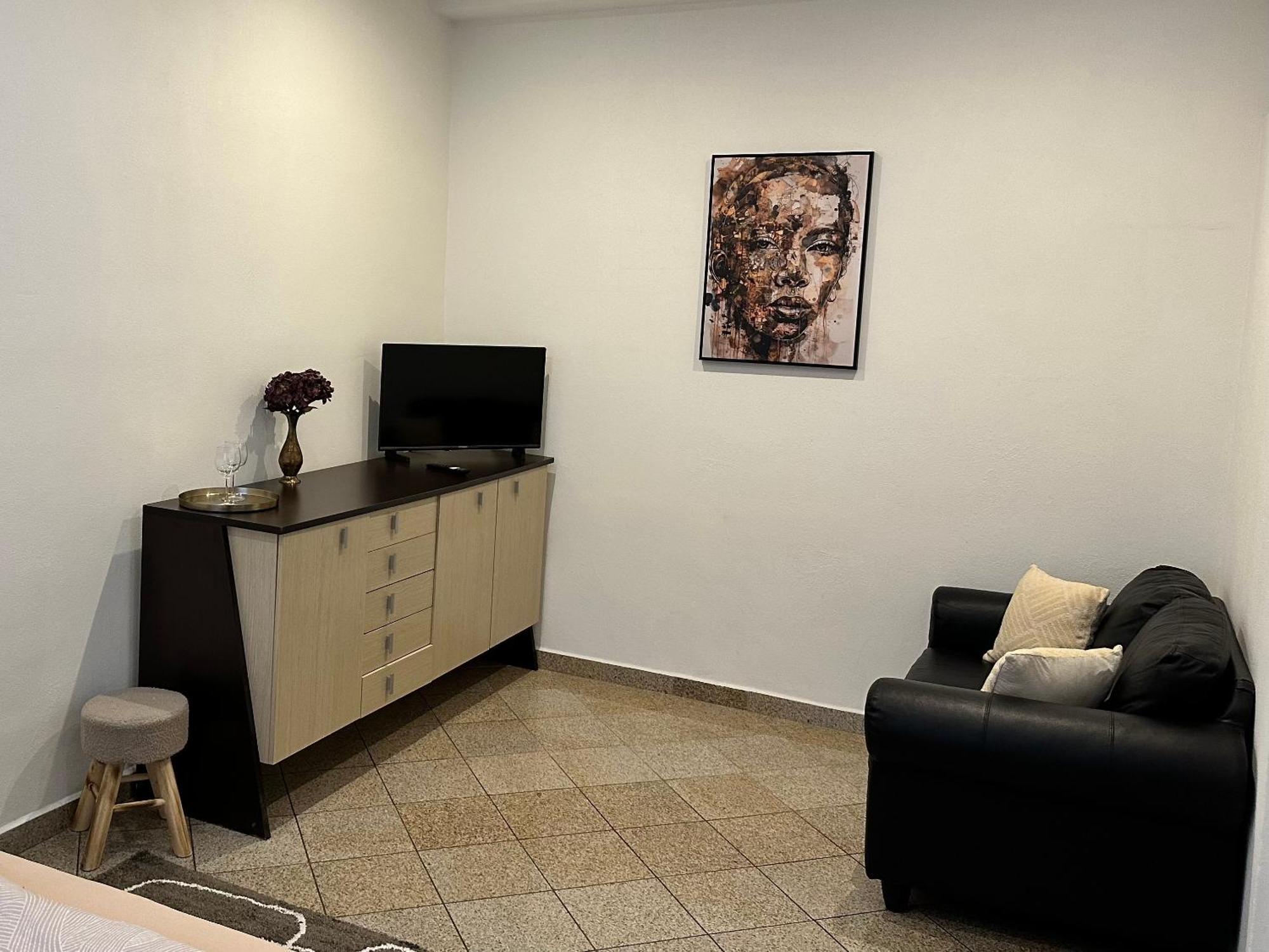 Newly Renovated 2 Rooms Apartment Downtown Нитра Екстериор снимка